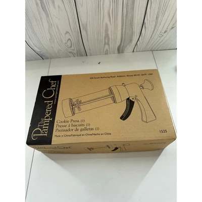 The Pampered Chef Cookie Press #1525 Complete with all discs  - Image 1 of 4