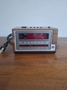 Vintage GE General Electric AM FM Radio Alarm Clock Model 7-4601A-Tested/Works - Picture 1 of 10