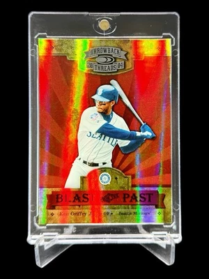 2004 Donruss Threads KEN GRIFFEY JR GOLD REFRACTOR/100 REFRACTOR Blast From Past - Image 1 of 4