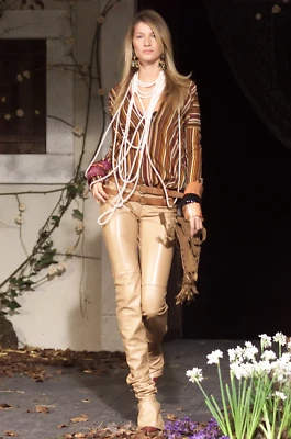 Blusa Top Dolce & Gabbana Runway Vintage Marrón Seda con Capucha (IT38, F/W 2001) Foto 1 de 4