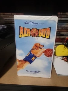 Air Bud (VHS 1997) Clamshell Walt Disney's Family Comedy Disney Basketball Dog - Picture 1 of 2