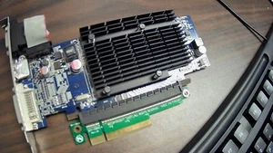 Sapphire Radeon HD 4550 512MB DDR3 PCI-E Graphics Card- 288-2E106-302SA - Picture 1 of 5