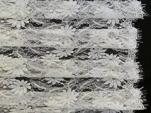 35" de ancho solstiss francés marfil rebordado floral halcón festoneado chantilly - Imagen 1 de 3