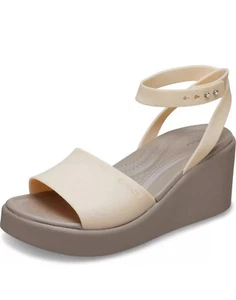 SANDALIA MUJER CROCS SHITAKE BROOKLYN CORREA AL TOBILLO CUÑA PLAYA/PISCINA TALLA 8 NUEVA CON ETIQUETAS - Imagen 1 de 10