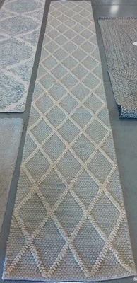 Alfombra PLATA/MARFIL 2'-3" x 14'-0" defecto, precio reducido 1172776701 NAT310B-214 Foto 1 de 4