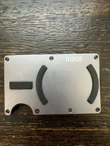 Cartera Ridge Magsafe Gunmetal RFID con correa para efectivo ¡SEUSADA! - Imagen 1 de 6