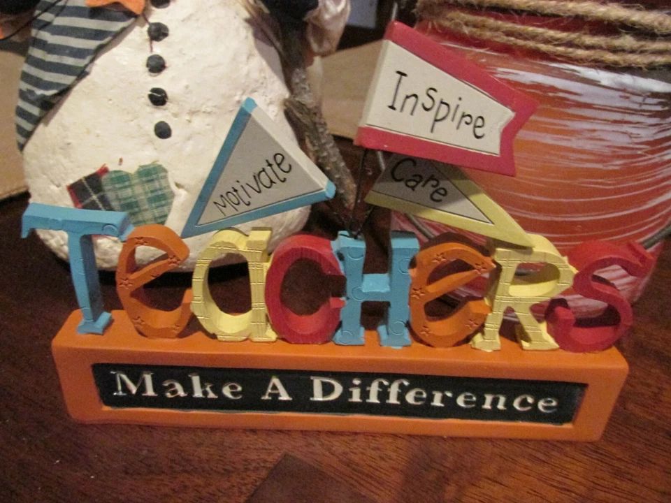 Cubo de flores maestros hacen una diferencia decoración de mesa, nuevo, apreciación del maestro Foto 1 de 1