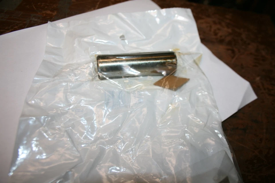 2 NEW  JOHNSON EVINRUDE WRIST PIN 326764 SET OF 2  - Image 1 of 1