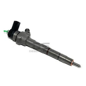 INJEKTOR 0445110368 AUDI A3 A4 A6 TT 2.0 TDI 0445110369 03L130277J 0455110646 - Bild 1 von 4
