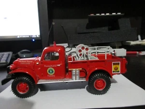 First Gear -"SMOKEY BEAR" Dodge Power Wagon Brush Fire Trk Penns. Foresty 1:30 - Picture 1 of 16