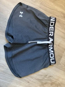 Girls Under Armour Shorts - Size Youth Medium Gray Loose Heatgear - Picture 1 of 7