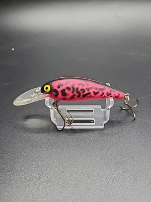 Señuelo de pesca vintage bombardero modelo A cola de tornillo color difícil de encontrar Foto 1 de 4