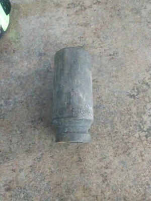 HUSKY 1 INCH DRIVE 6 POINT DEEP METRIC SOCKETS   - Image 1 of 3