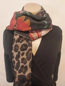 Bufanda Paul Smith lana negro con flores rojas - Imagen 1 de 1