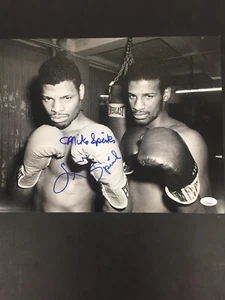 Leon Spinks Michael Spinks Signed Photo 11x14 Autograph JSA Pose B Glove HOF - Picture 1 of 3