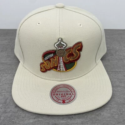 Seattle SuperSonics Mitchell & Ness NBA Off White/Camo Underbill Snapback Hat - Image 1 of 4