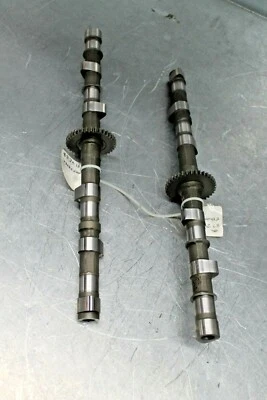 Bonitas cámaras de admisión de escape Kawasaki ZN1300 Voyager 1987 OEM usadas Foto 1 de 4