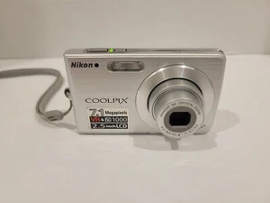 Nikon Coolpix S200 7.1MP Digital Camera w/ Battery, Charger, AV, & Case - Tested - Picture 1 of 13