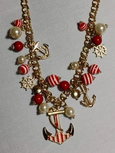 Makarlon Statement Halskette & Ohrringe Maritim Rot/Weiß/Goldfarben Neu - Bild 1 von 8