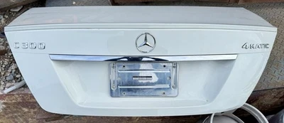 Tampa do porta-malas Mercedes-Benz C300 2008-2014 fabricante de equipamento original branca  - Imagem 1 de 4
