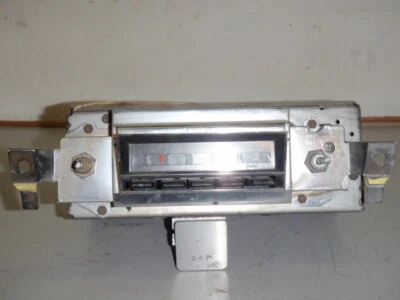 Camaro/RS/SS/FIREBIRD 396 1967 radio AM PARTE # 7297901   Foto 1 de 4