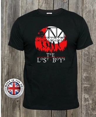 Camiseta Lost Boys Bridge Scene Santa Carla vampiro camiseta, unisex + damas ajustada Foto 1 de 4