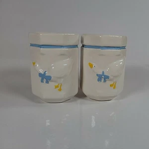 Vintage Salt And Pepper Shakers Blue And White With Ducks On The Side - Picture 1 of 6