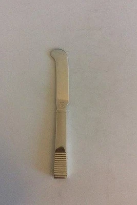 Cuchillo de mantequilla paralelo de plata de ley Georg Jensen n.º 046 Foto 1 de 4