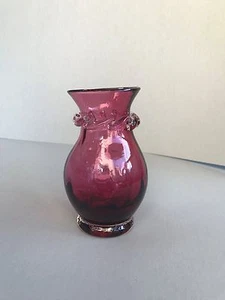 Pilgrim Glass 3X3 glass vase burgundy hand blown authentic new limited edition - Picture 1 of 3