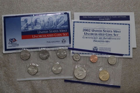 🧭 🇺🇸 USA 2002 UNCIRCULATED COIN SET B63 #53 CG42 Cover