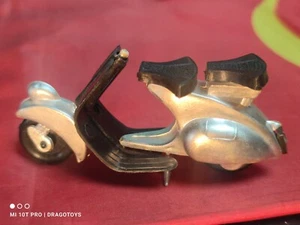 VINTAGE VESPA SCOOTER MOTORCYCLE TOY RETRO PLASTIC MODEL FIGURINE ITALY PARTS - Picture 1 of 24
