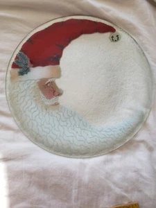Peggy Karr St. Nick/Santa Luna Media Luna Plato de Navidad 14" Vidrio Fundido NUEVO - Imagen 1 de 4