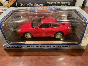 1/18 Porsche 911 (996) Carrera 1997, Guards Red, Welly 9832W - Picture 1 of 1