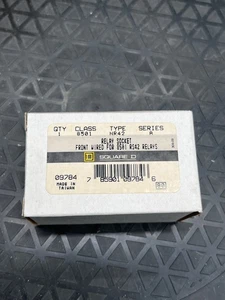SQUARE D 8501NR42 Relay Socket Base 8-Pin 300V NEW - Picture 1 of 3