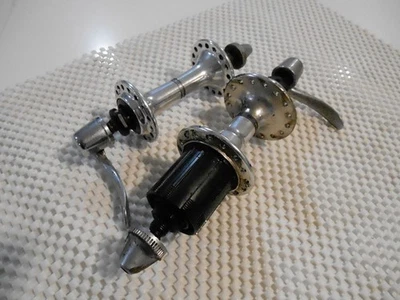 禧玛诺 600 Tri Color 32 孔轮毂套装 — 第 1/4 张图片