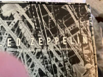 0756782526-24 - Image 1 of 4