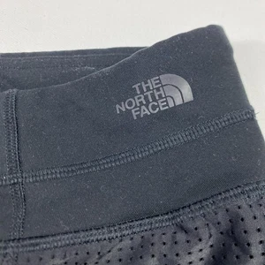 Pantalones para correr The North Face para mujer medianos negros FlashDry Capri - Imagen 1 de 10