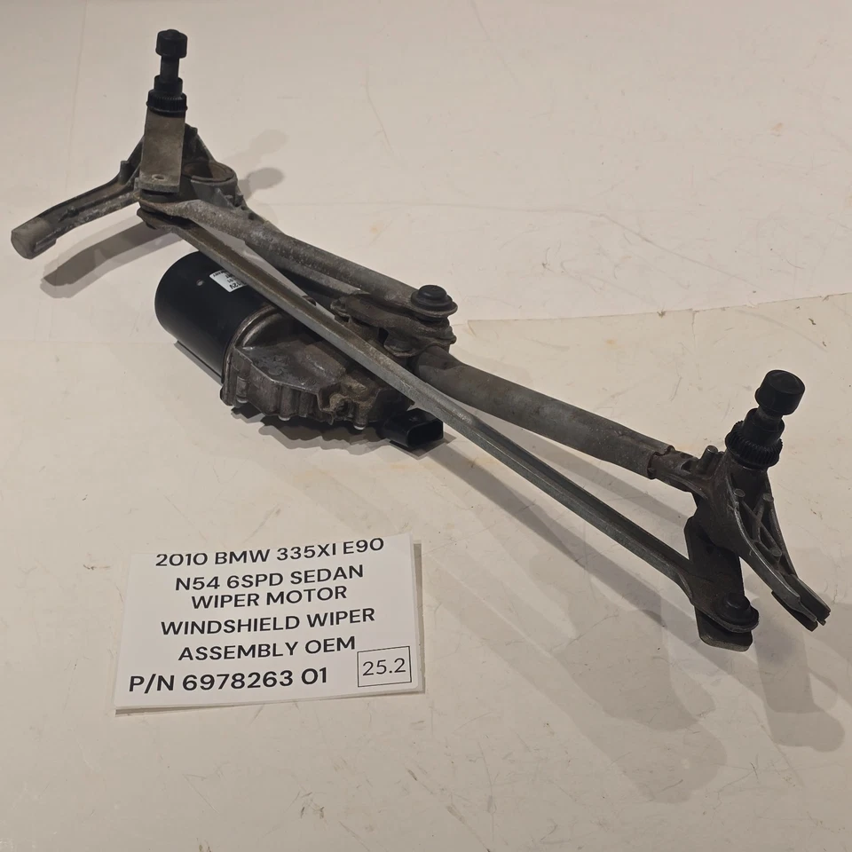 07-13 BMW 328i 335i E90 Enlace limpiaparabrisas delantero con motor 6978263 01 OEM Foto 1 de 4
