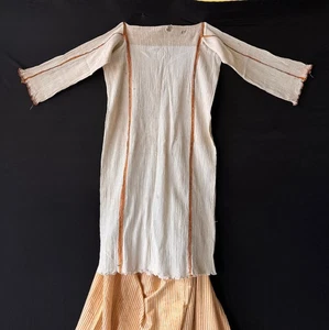 Antiguo conjunto de Goynek y Shalwar de seda tejido a mano del período otomano - cofre original - Imagen 1 de 9