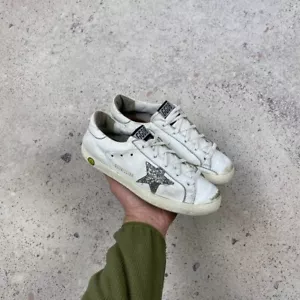 Zapatillas bajas clásicas Golden Goose Super Star blancas para niños talla 34 euros - Imagen 1 de 20