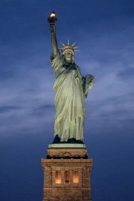 Statue of Liberty New York Art Wall Decor - POSTER 20x30 - Image 1 of 4