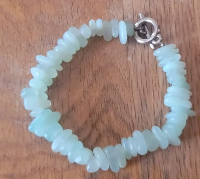 Aventurine Stone Chip Bracelet Light Green Silver Tone Toggle Beach Vacation - Image 1 of 3