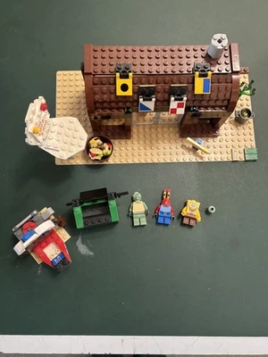 LEGO Spongebob KRUSTY KRAB 3825 RETIRED SET 99-100% Complete no manual or box  - Image 1 of 4