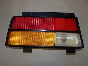 CHEVY CAVALIER LH 1982-1987 CONJUNTO DE LUCES TRASERAS LATERALES DEL CONDUCTOR 2 Y 4 PUERTAS MUESCA TRASERA - Imagen 1 de 4