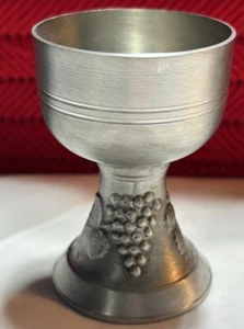 Zinn 94% Vintage Deutscher Kelch/Tasse/Becher Darstellung von Trauben & Blättern - Bild 1 von 13