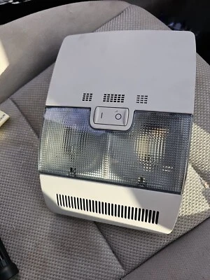 Luz de cortesía techo interior delantero audi a3 8p 70103105 2003-2013« Foto 1 de 4