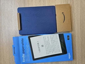 Kindle Paperwhite Signature Edition.32 GB with a 6.8" display.Without ads.Black - Picture 1 of 19