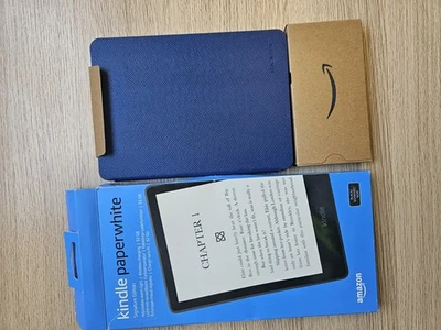 Kindle Paperwhite Signature Edition.32 GB with a 6.8" display.Without ads.Black - Image 1 of 4
