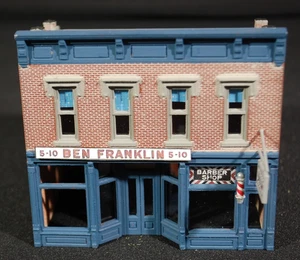 Ben Franklin Store & Barber Shop DPM Built and Painted Structure HO Scale 1:87 - Picture 1 of 11