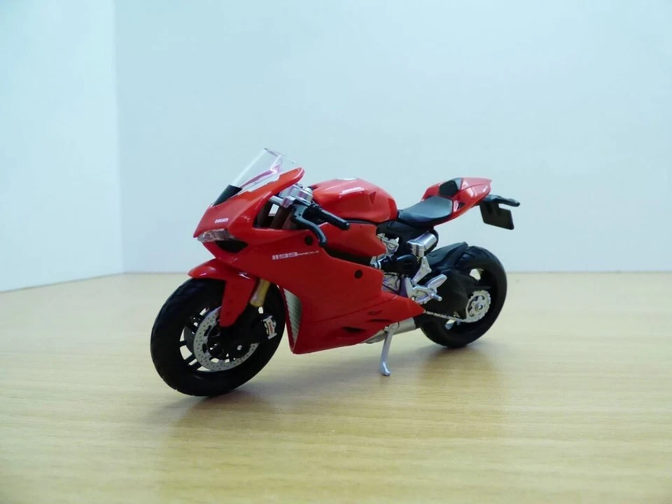 MOTO DUCATI 1199 PANIGALE rouge 1/18 - Image 1 of 1